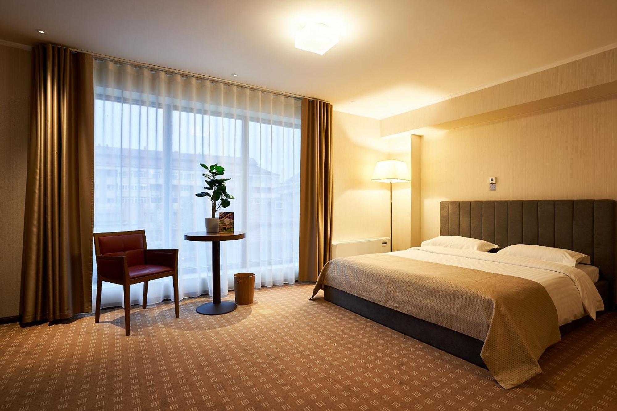 Petrodava One Piatra Neamt Exterior photo