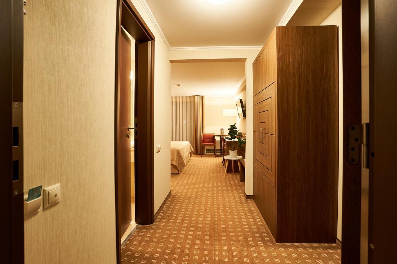 Petrodava One Piatra Neamt Exterior photo