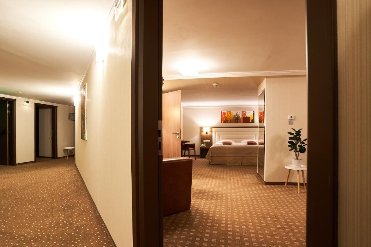 Petrodava One Piatra Neamt Exterior photo